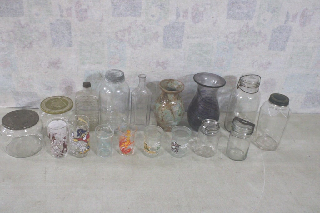Cartoon Glassware, Vases, Tobacco & Canning Jars (1 of 20)