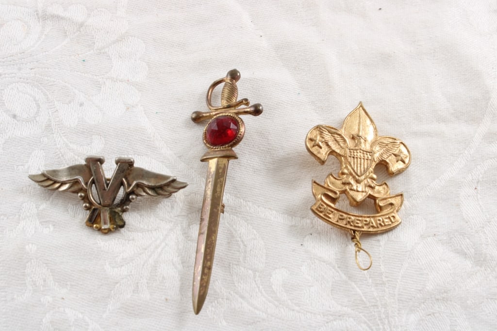 Victory Sword, Winged Victory Pin, 1911 BSA Pin: Victory Sword, Winged Victory Pin, 1911 BSA Pin - All as pictured. Please ask questions and read terms & conditions before bidding.