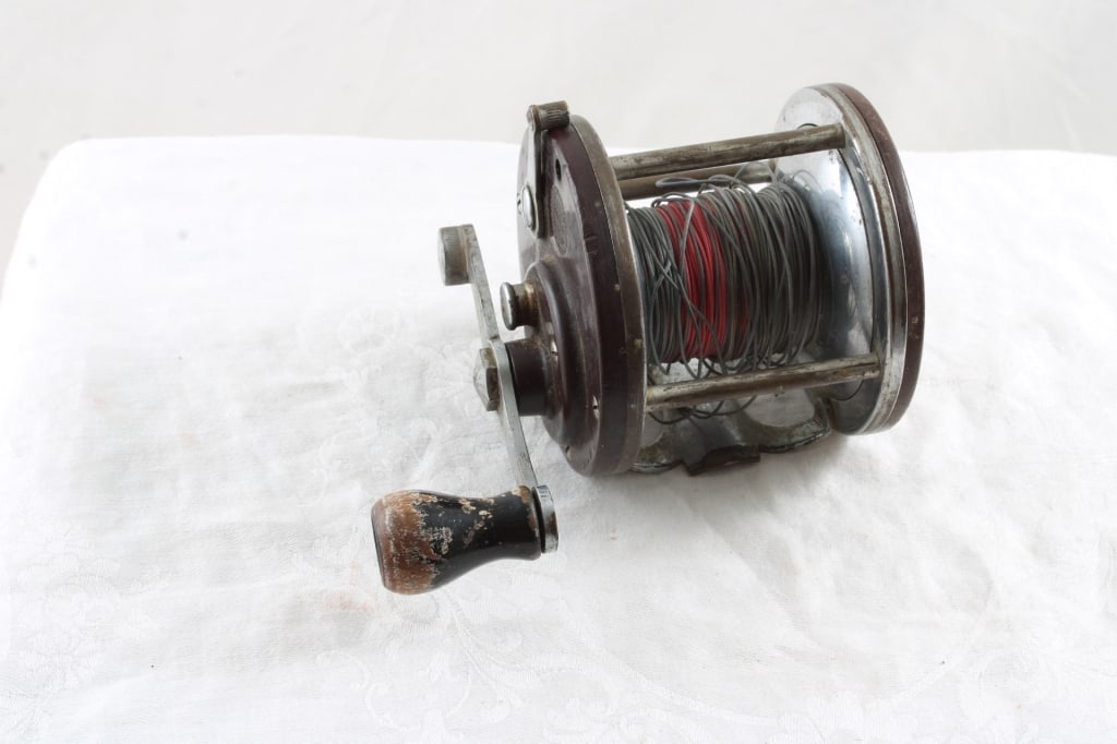 Penn Bayside Casting Fishing Reel (1 of 7)