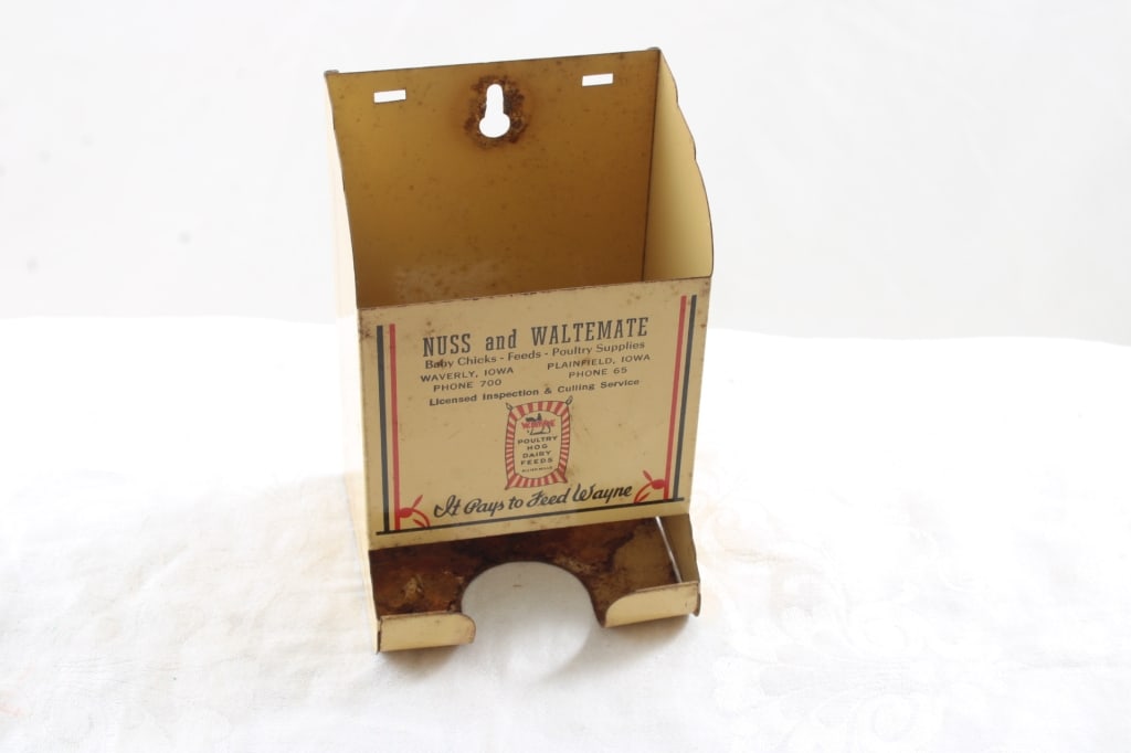 Wayne Feeds Advertising Matchbox Holder Iowa (1 of 7)