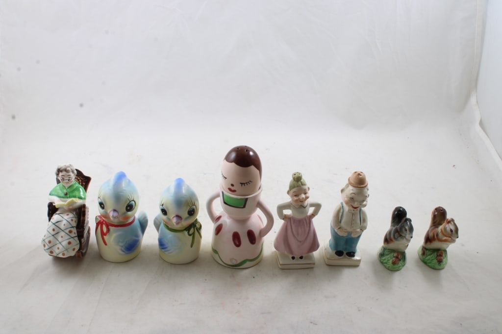Vintage S&P Shakers & Egg Cup Lot (1 of 20)