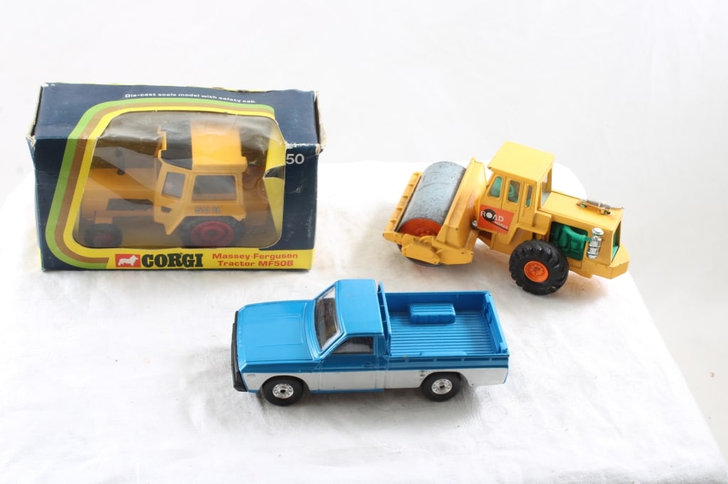 3 Corgi Diecast Vehicles (1 of 20)