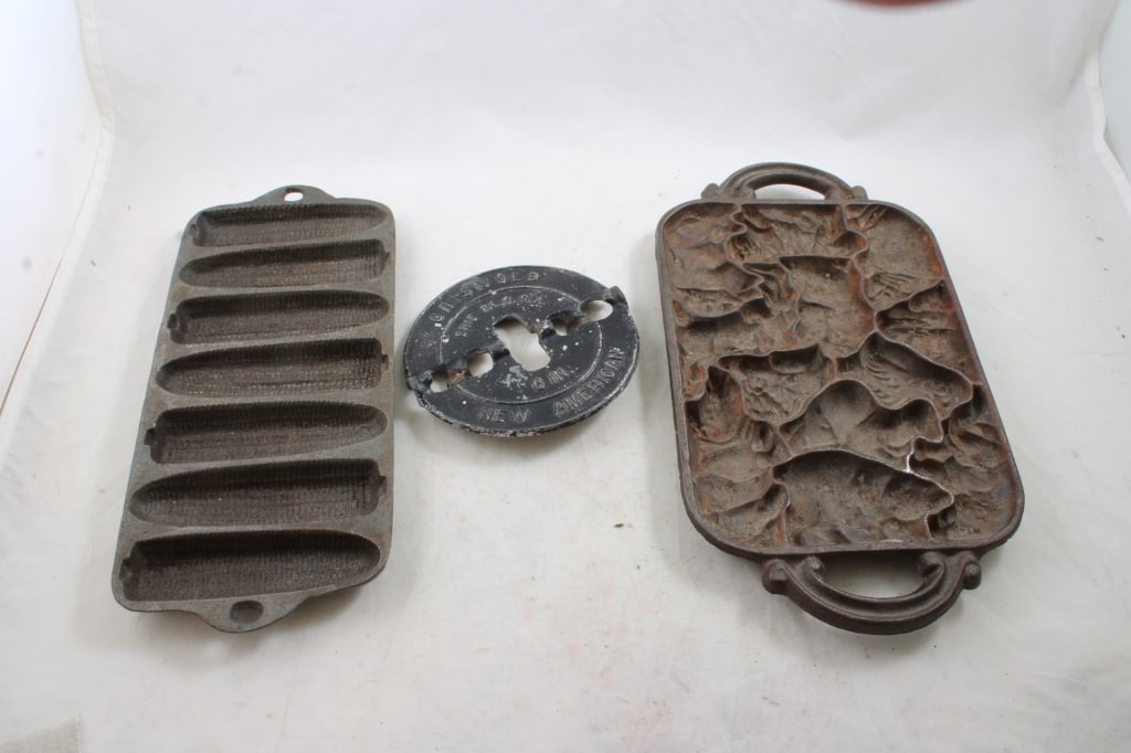Cast Iron Griswold Dampener, Puzzle Mold, Corn Pan (1 of 13)