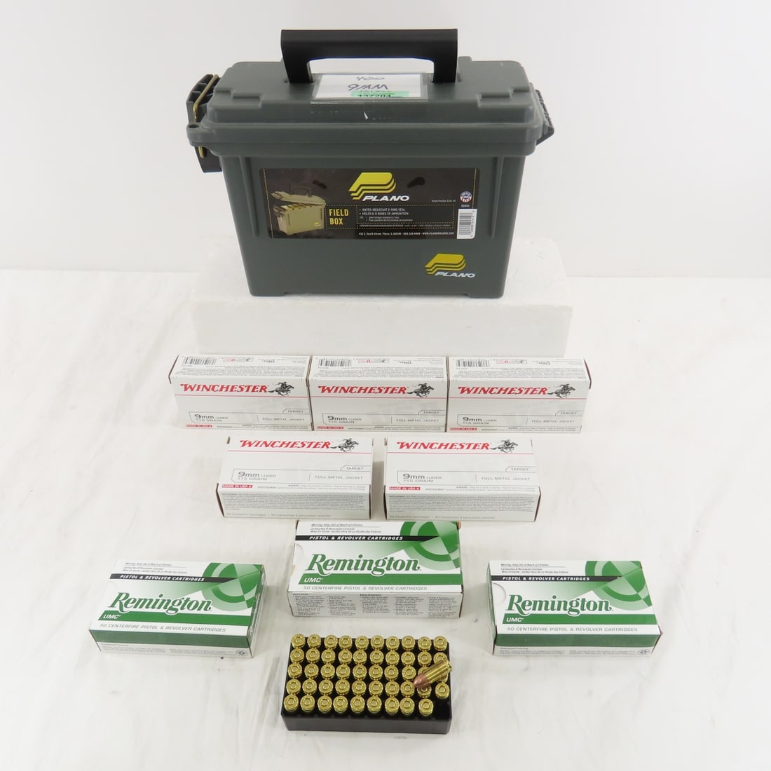 400 Rounds Mixed 9mm Luger 115 gr Ammunition: 400 Rounds Mixed 9mm Luger 115 gr Ammunition - 300 rounds Winchester FMJ, and 100 rounds Remington UMC- in Plano Field Box Please read terms & conitions and ask questions before bidding.