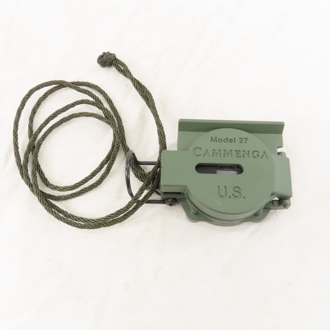 Cammenga Model 27 Compass: Cammenga Model 27 Compass - Phosphorescent military compass Please read terms & conitions and ask questions before bidding.