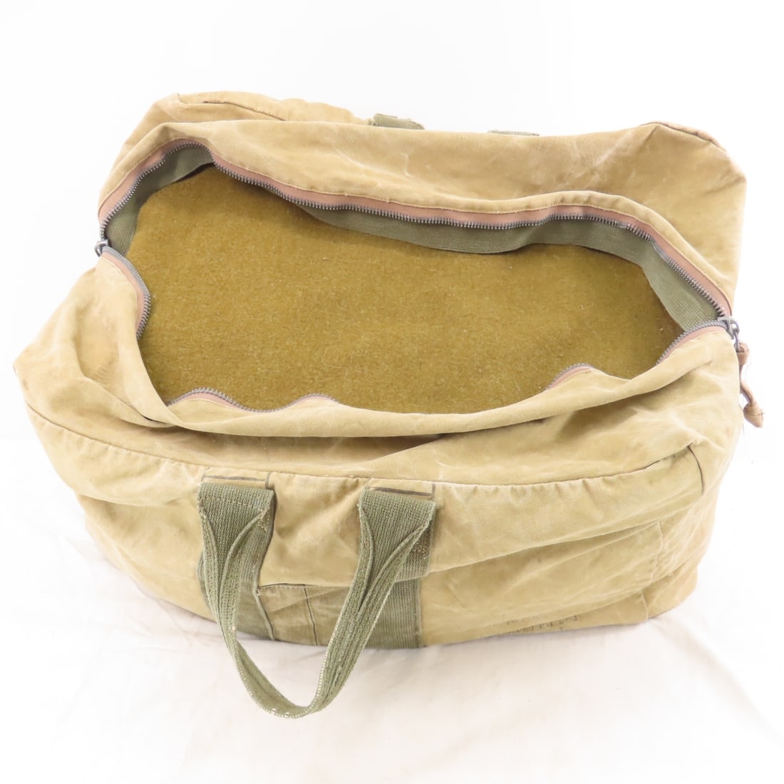 US Army Sea & Duffle Bags, Wool Blankets (1 of 12)