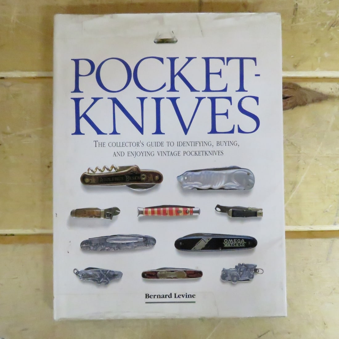 Pocket Knives: The Collectors Guide Book (1 of 7)