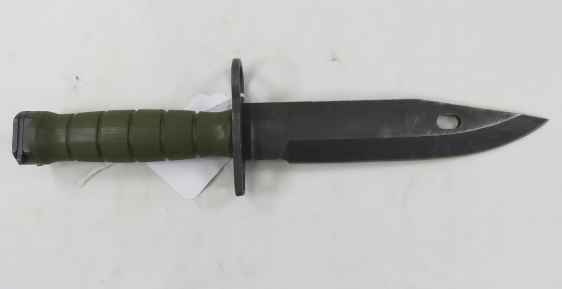 M9 Tri-Technologies Bayonet: M9 Tri-Technologies Bayonet-No scabbard. Like new condition Please ask questions and read terms & conditions before bidding.