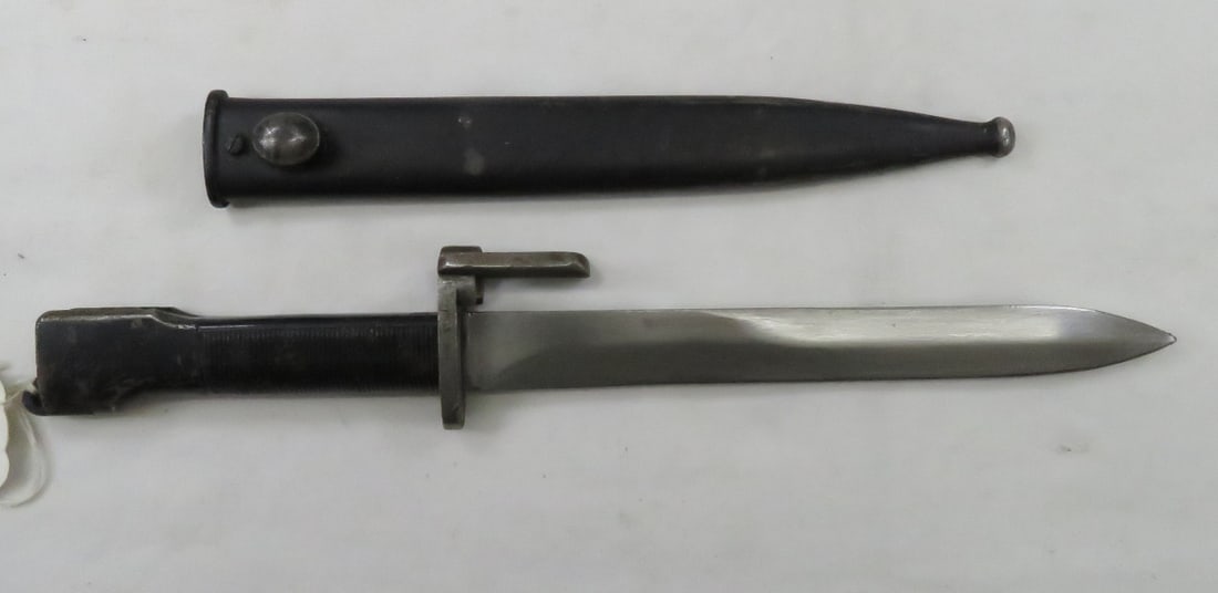 Argentina Type A FN-FAL Bayonet with scabbard (1 of 14)