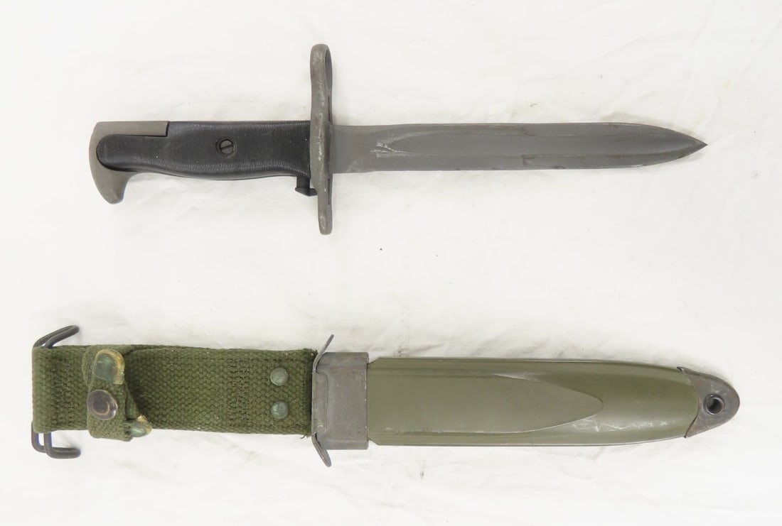 Unmarked M1 Bayonet & USMA81 PWH Scabbard: Unmarked M1 Bayonet & USMA81 PWH Scabbard-PWH - Pennsylvania Working Home for the Blind Please ask questions and read terms & conditions before bidding.