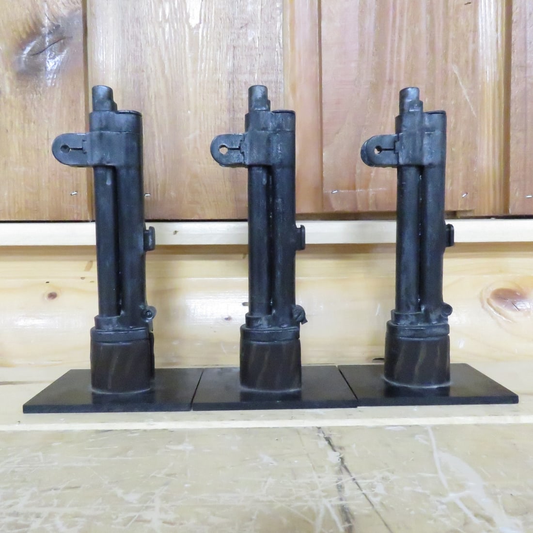 3 M1 Garand Bayonet Stands: 3 M1 Garand Bayonet Stands-Qty 3. Resin replicas of M1 Garand Rifle. Holds M1905, M1942, M1, and M5 bayonets Please ask questions and read terms & conditions before bidding.