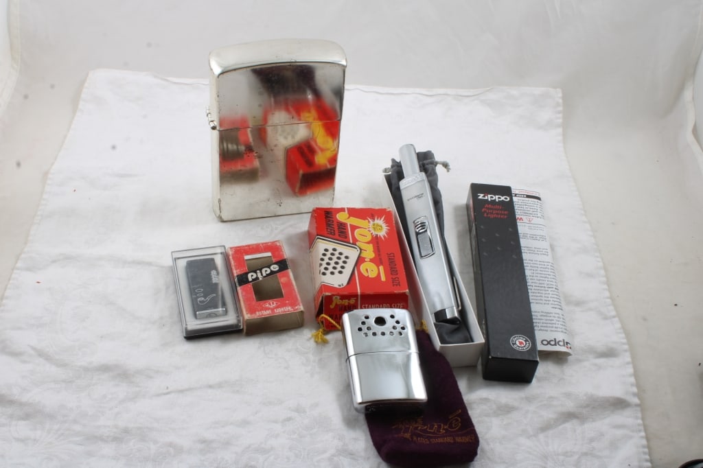 Zippo Lighter, Joni Hand Warmer, JJJ Pipe Lighter (1 of 15)