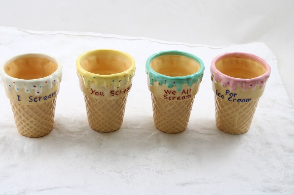 4 I Scream For lce Cream Sundae Cups 4" Tall: 4 I Scream For lce Cream Sundae Cups 4" Tall - I Scream, You Scream, We All Scream, For Ice Cream Sundae Cone Cups as pictured. Please ask questions and read terms & conditions before bidding.