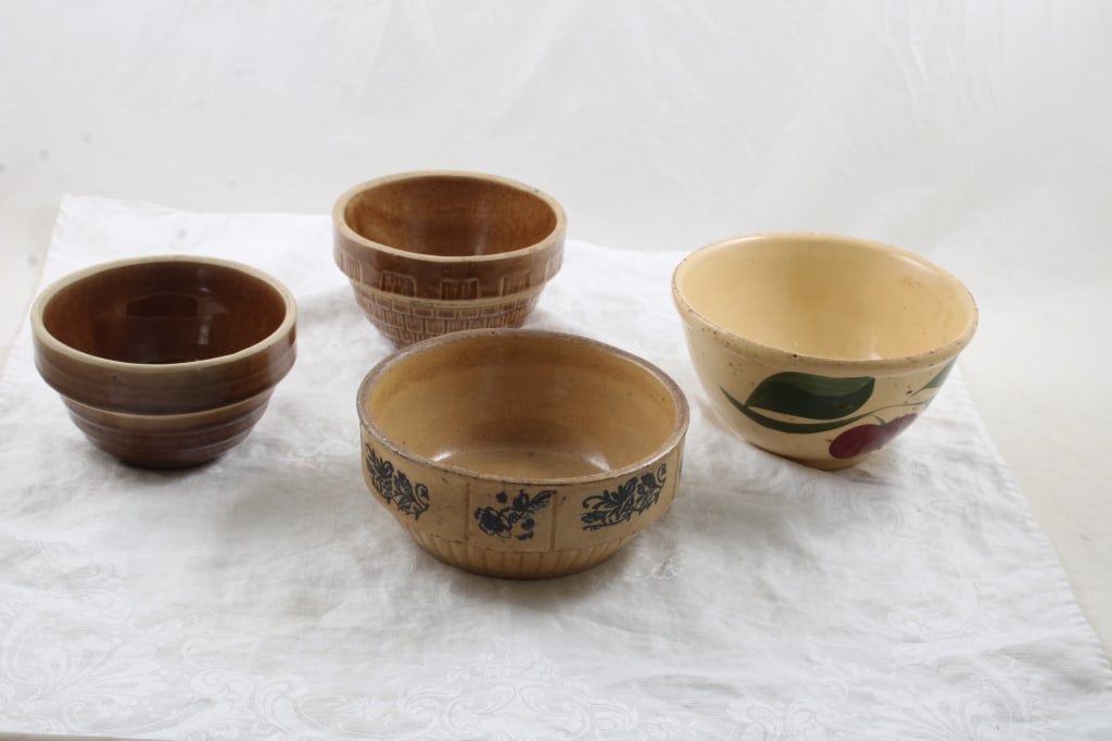 Watt Ware Advertising Apple Bowl & 3 Others (1 of 20)