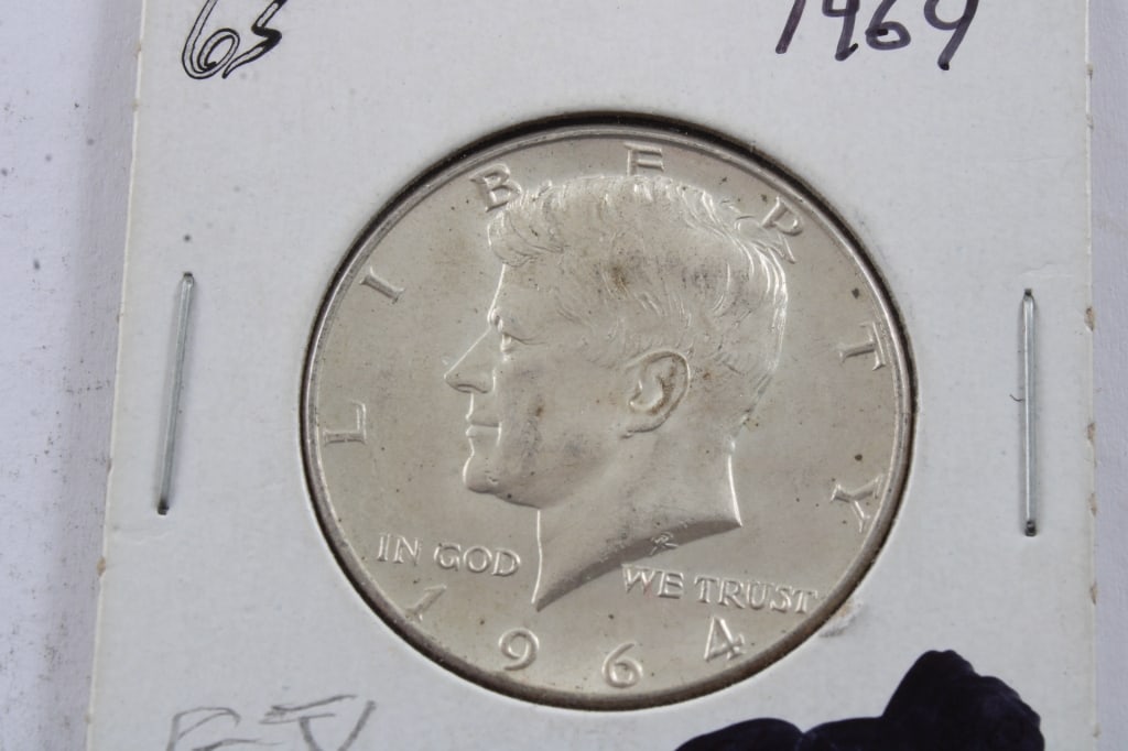 1964 Kennedy Half Dollar: 1964 Kennedy Half Dollar - As pictured. Please ask questions and read terms & conditions before bidding.