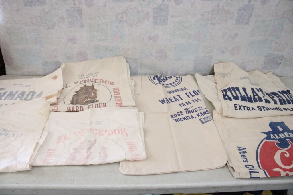 7 Advertising Flour Feed & Seed Sacks (1 of 13)