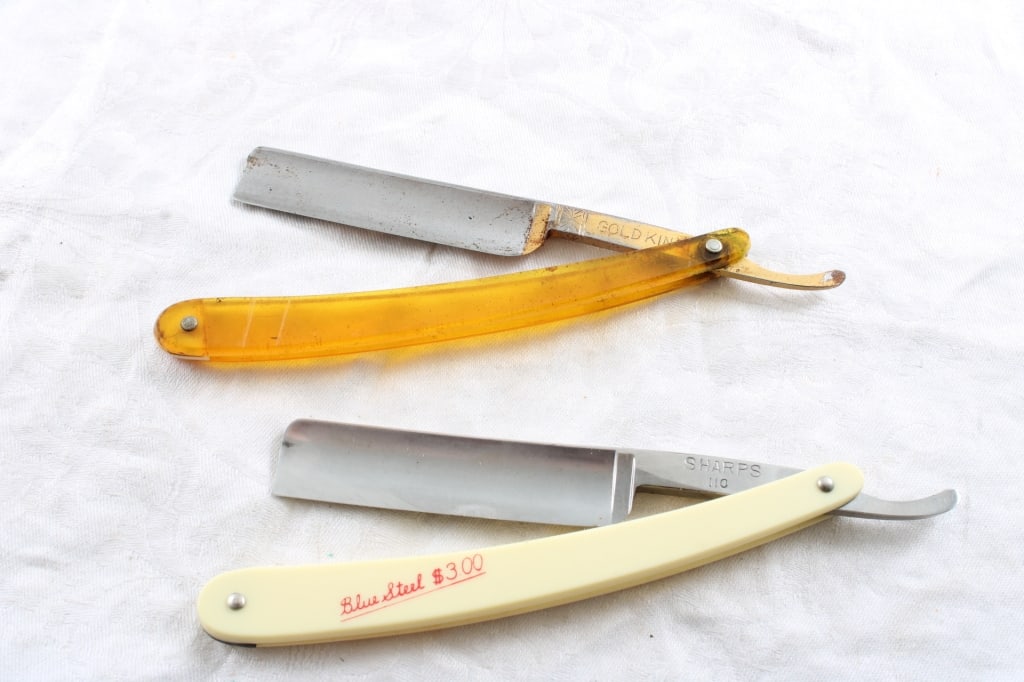 2 Straight Razors Gold King & Sharps 110 (1 of 12)