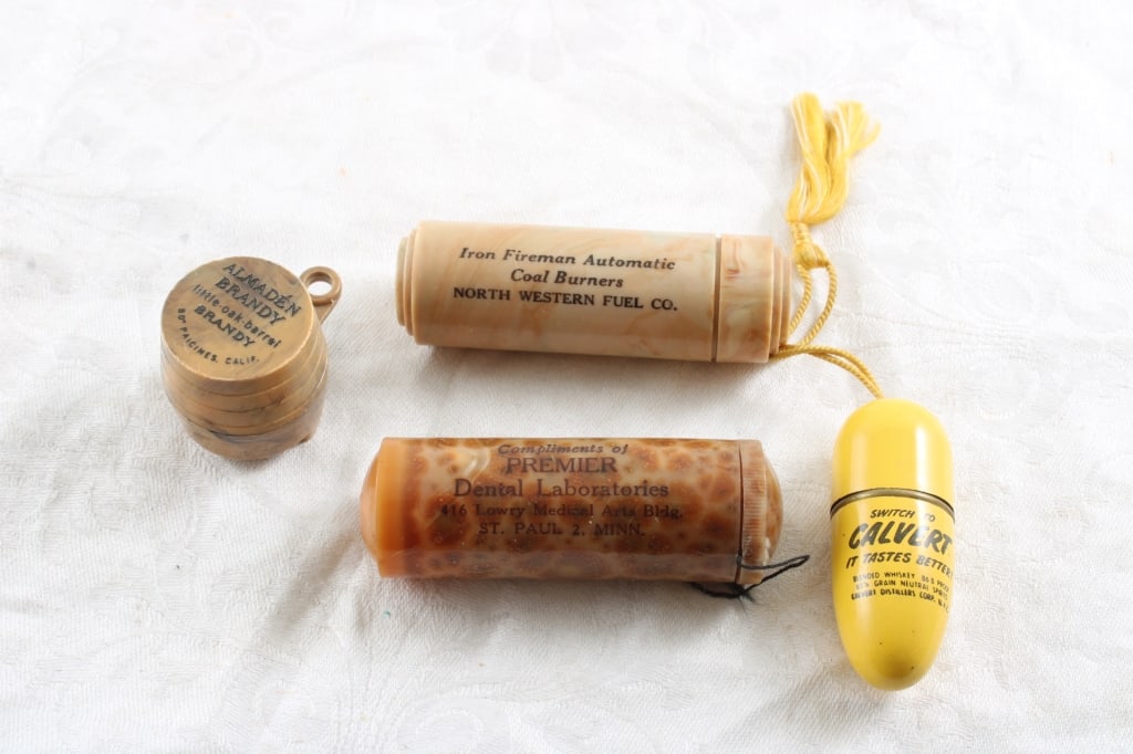 4 Antique Sewing Kits (1 of 19)