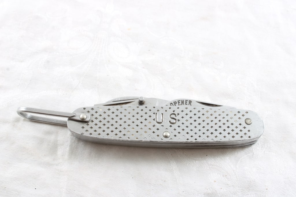 1960 US Military Camillus Survival Pocket Knife (1 of 8)