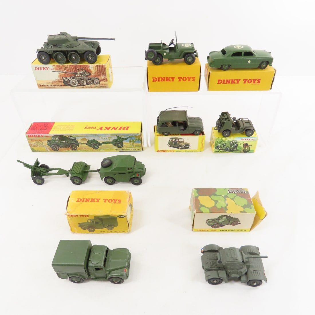 8 Dinky Toys Military Vehicles with boxes (1 of 20)