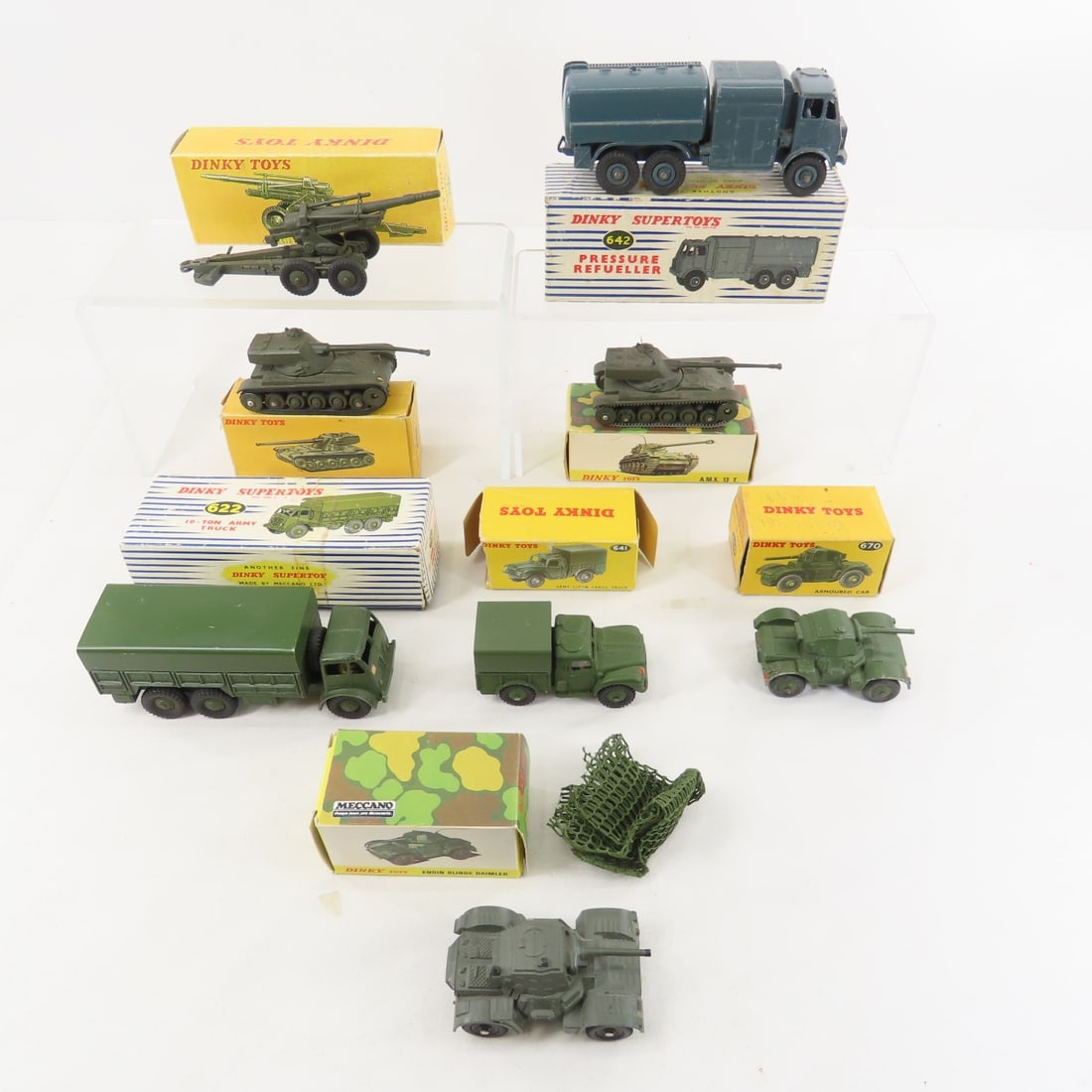 8 Dinky Toys Military Vehicles with boxes (1 of 18)
