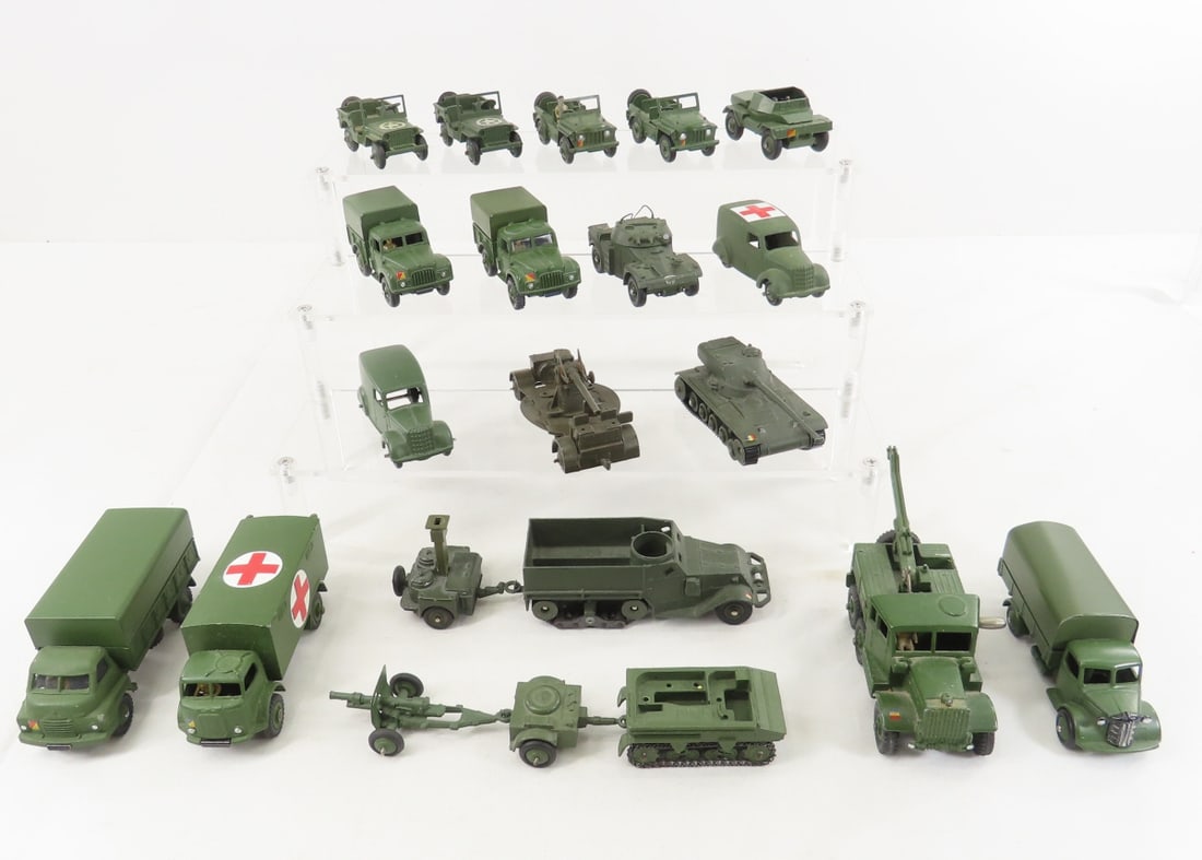 21 Vintage Dinky Toys Military Vehicles & weapons (1 of 19)