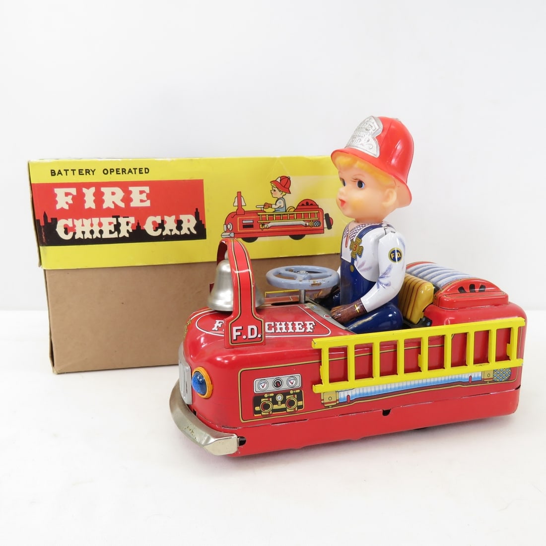 Vintage Japan Fire Chief Car- Battery Op in Box (1 of 20)