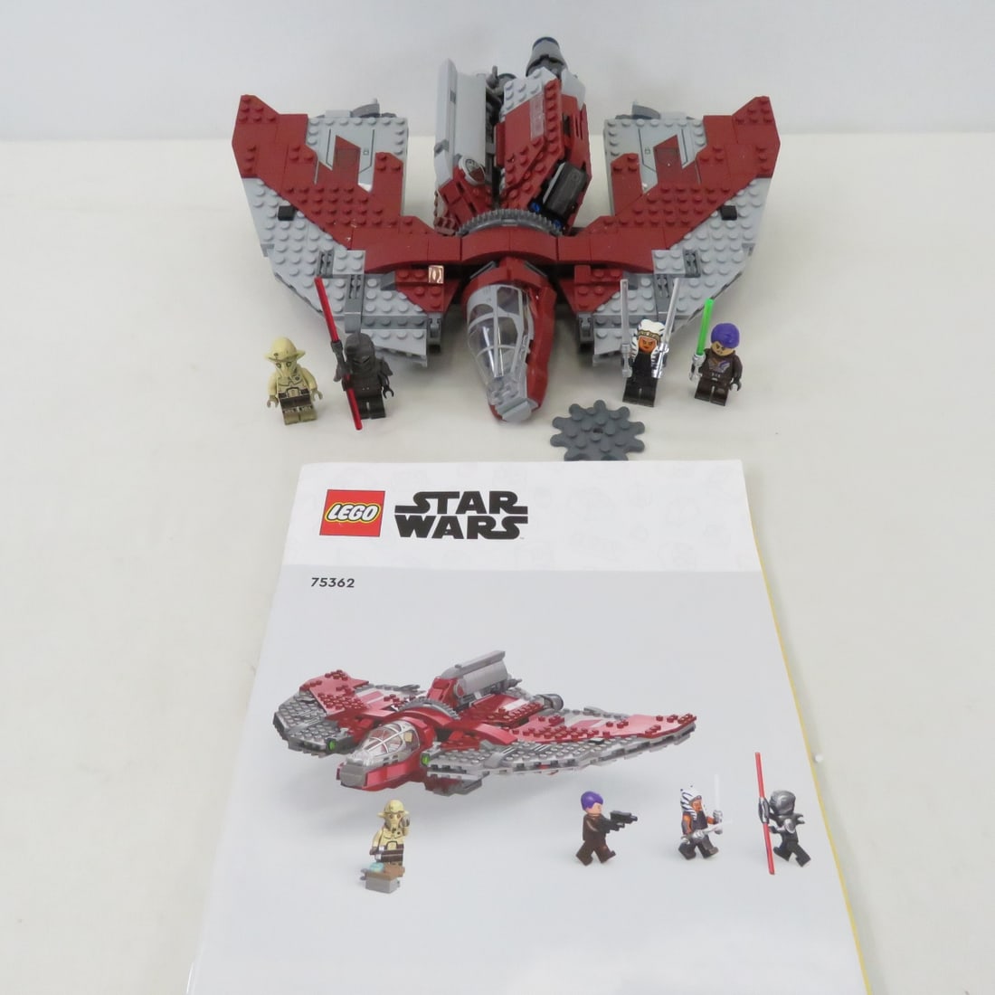 LEGO STAR WARS Ahsoka Tano's T-6 Jedi Shuttle (1 of 12)
