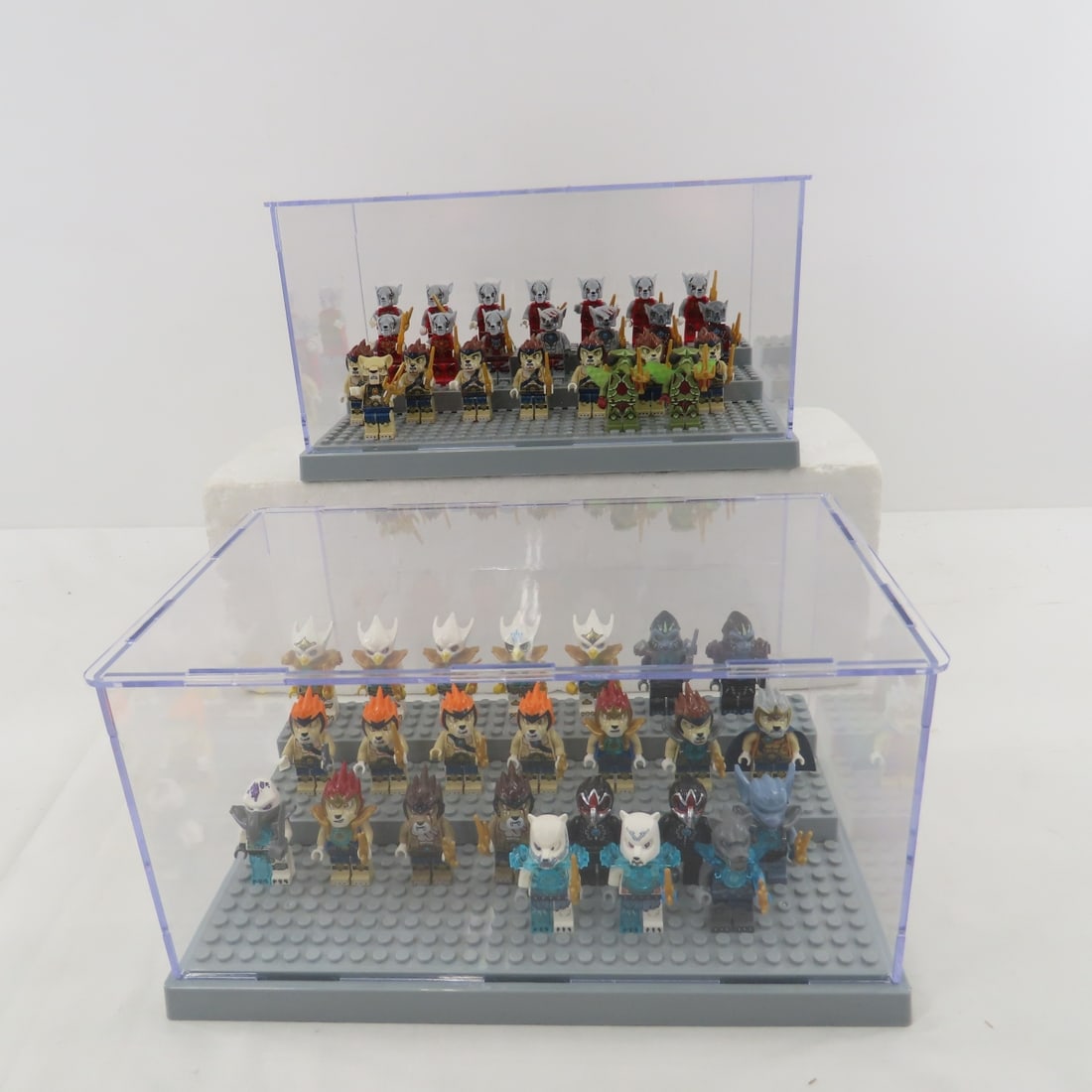 48 LEGO Legend of CHIMA Mini Figures in 2 Displays (1 of 15)
