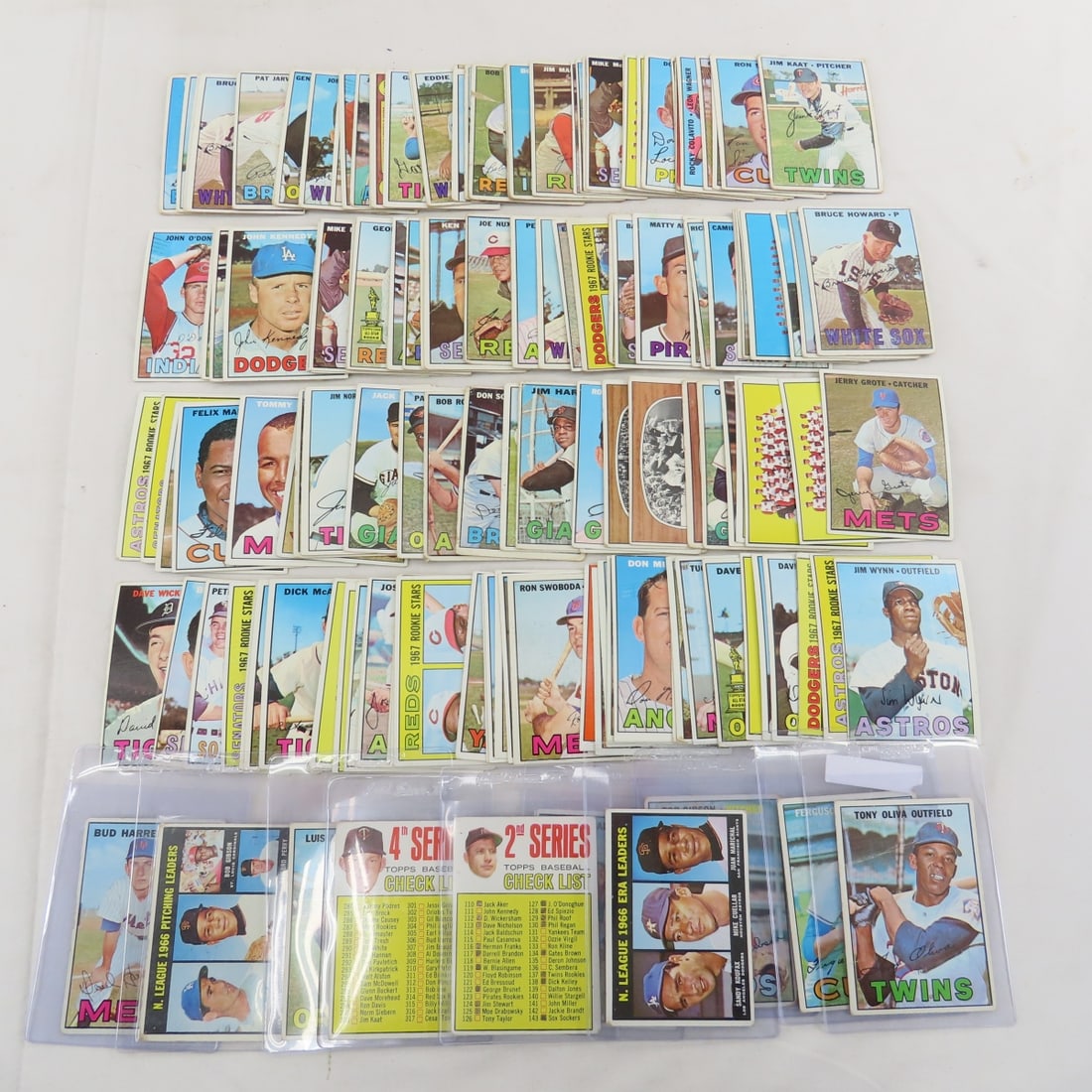 50+ 1967 Topps Baseball Cards - Jenkins, Gibson (1 of 10)