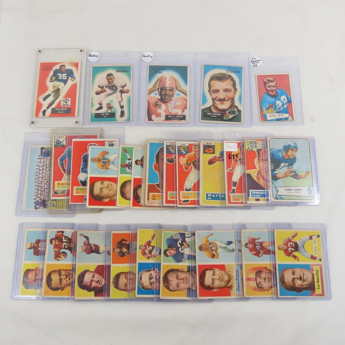 28 1952-1957 Topps & Bowman Football Cards (1 of 13)