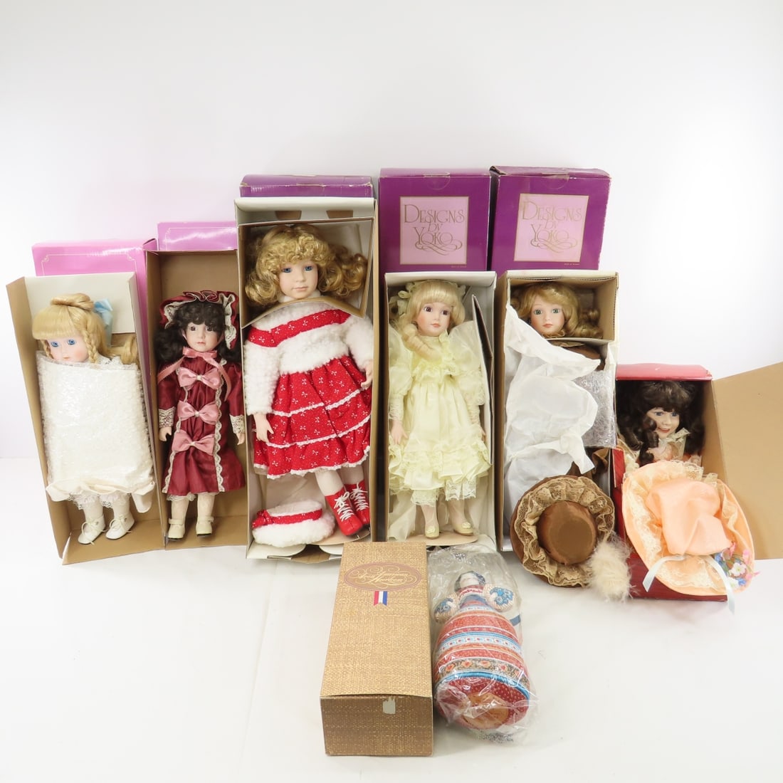 7 Vintage Porcelain Collector Dolls in Boxes (1 of 16)