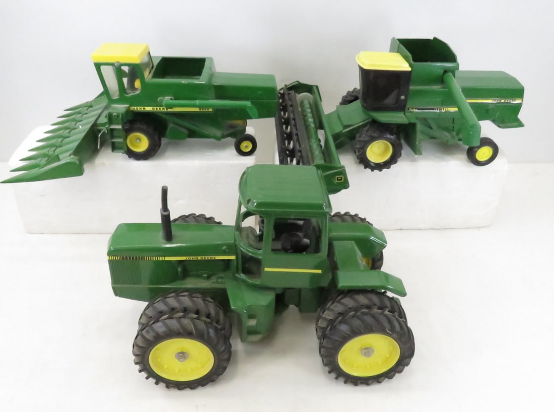 John Deere 8440 Tractor, Turbo II Combine & More (1 of 19)