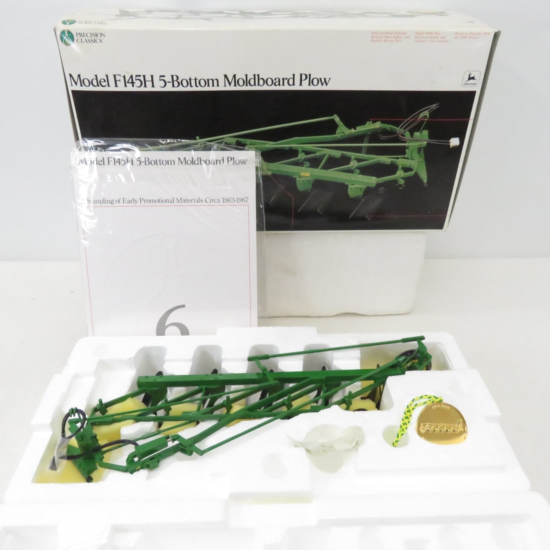 John Deere F145H Bottom Moldboard Plow, Precision (1 of 16)