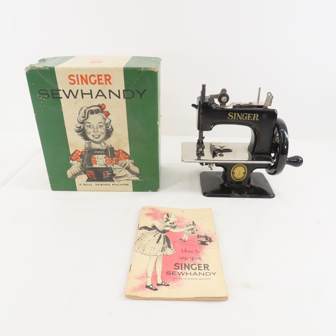 Vintage Singer Sew handy Machine Model 20 in Box (1 of 14)