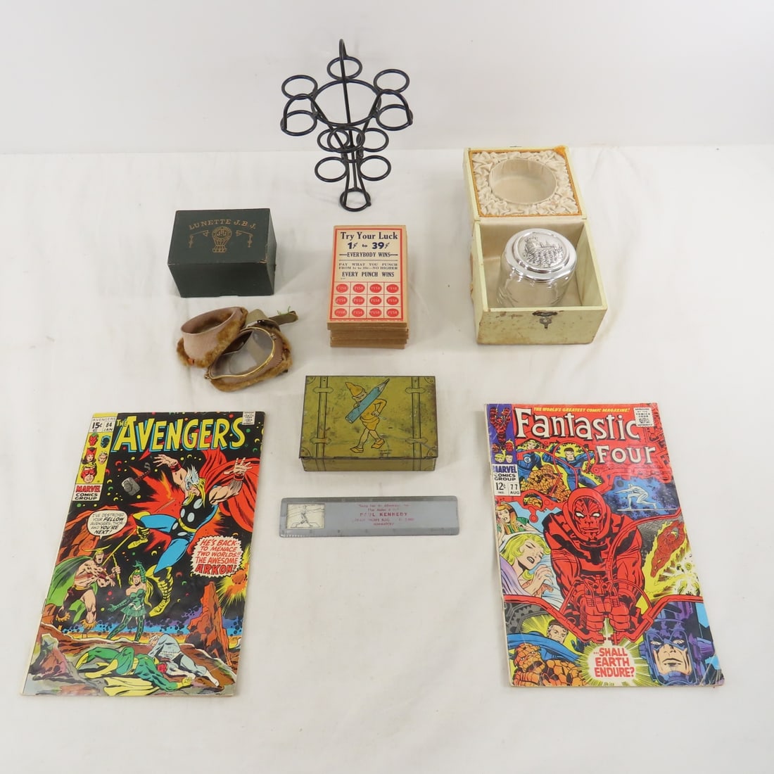 Vintage Pencil Tin, Game Cards, Comics & More (1 of 19)