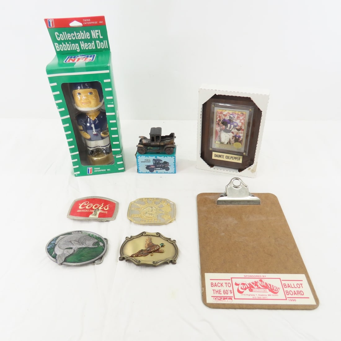 MN Vikings & other collectibles: MN Vikings & other collectibles - Please ask questions & read terms and conditions before bidding.