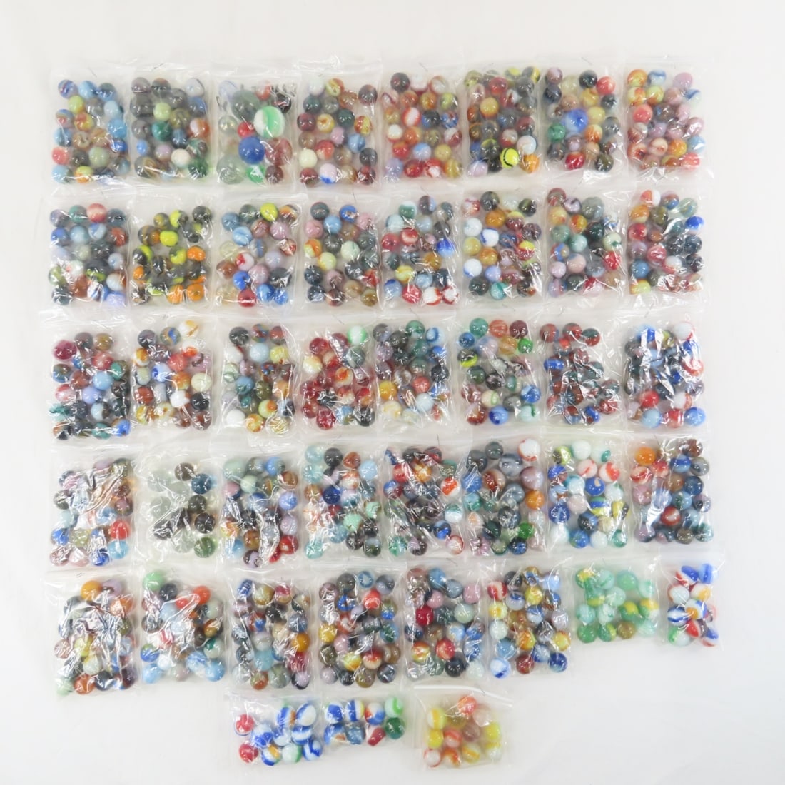 Collection of vintage & modern marbles: Collection of vintage & modern marbles - Please ask questions & read terms and conditions before bidding.