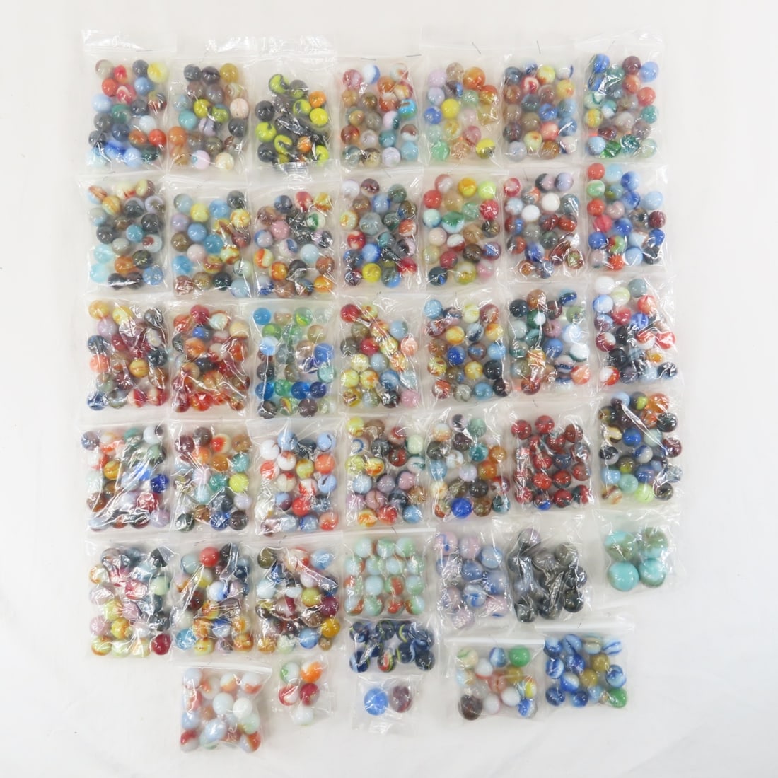 Collection of vintage & modern marbles: Collection of vintage & modern marbles - Please ask questions & read terms and conditions before bidding.