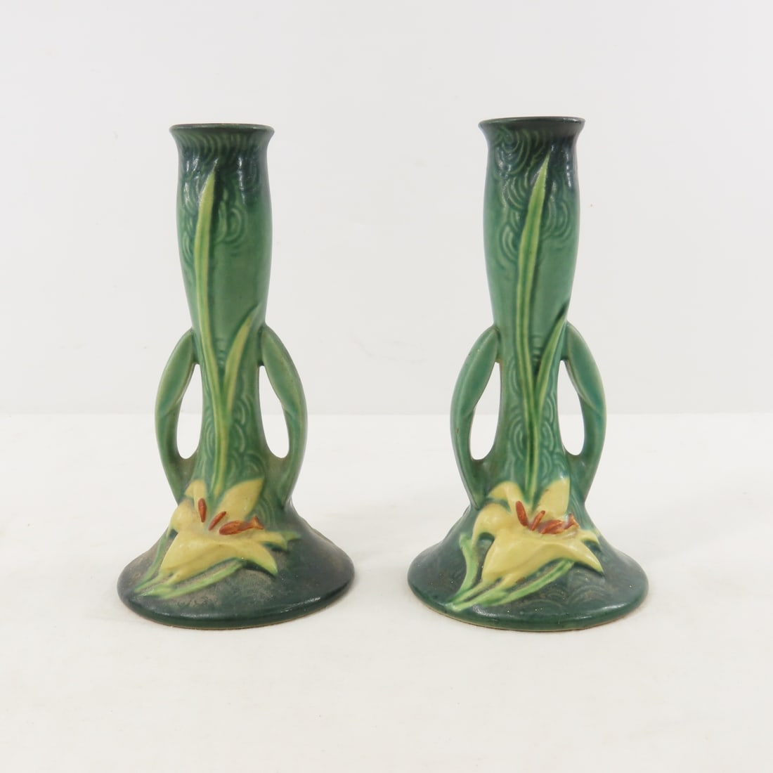 2 Roseville Pottery Green Zephyr Vases 201-7 (1 of 7)
