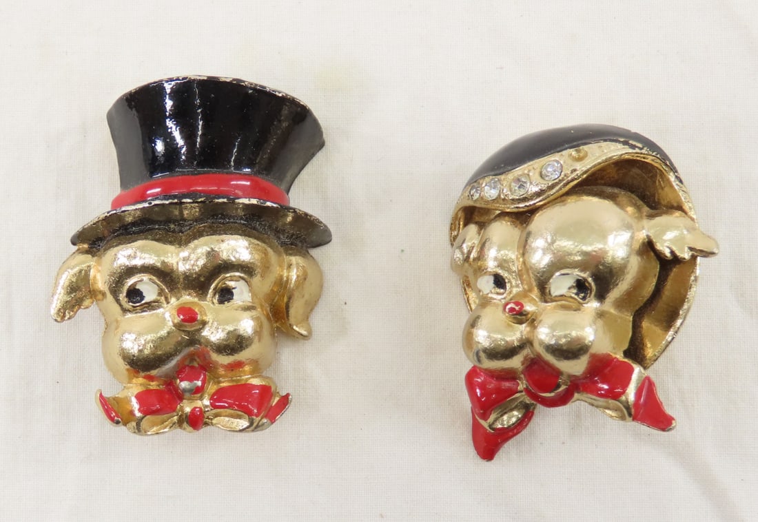 Vintage Coro Adolph Katz Mr & Mrs. Dog Brooches: Vintage Coro Adolph Katz Mr & Mrs. Dog Brooches - Please ask questions & read terms and conditions before bidding.