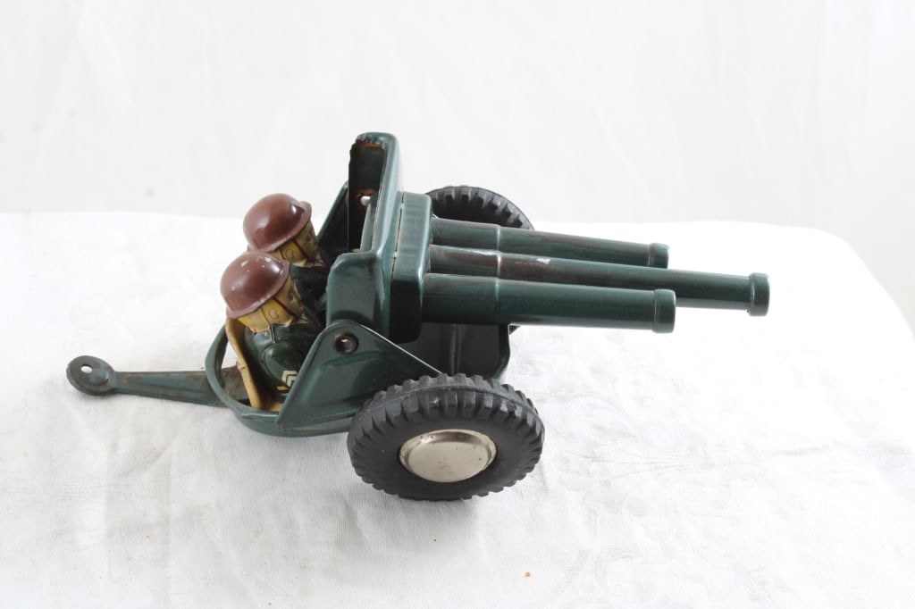 Triple Cannon Made in Japan Toy 8" Long: Triple Cannon Made in Japan Toy 8" Long - As pictured. Please ask questions and rerad terms & conditions before bidding.
