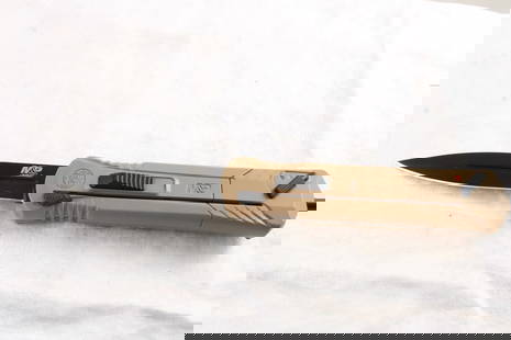 Smith & Wesson Automatic Knife: Smith & Wesson Automatic Knife - As pictured. Please ask questions and rerad terms & conditions before bidding. 