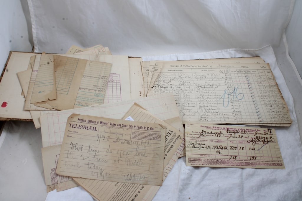 ca. 1800's, Early 1900's Railroad Ephemera: ca. 1800's, Early 1900's Railroad Ephemera - Telegrams & Other as pictured. Please ask questions and rerad terms & conditions before bidding.
