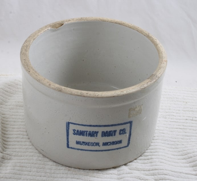 Sanitary Dairy Co. Advertising Stoneware Crock (1 of 6)