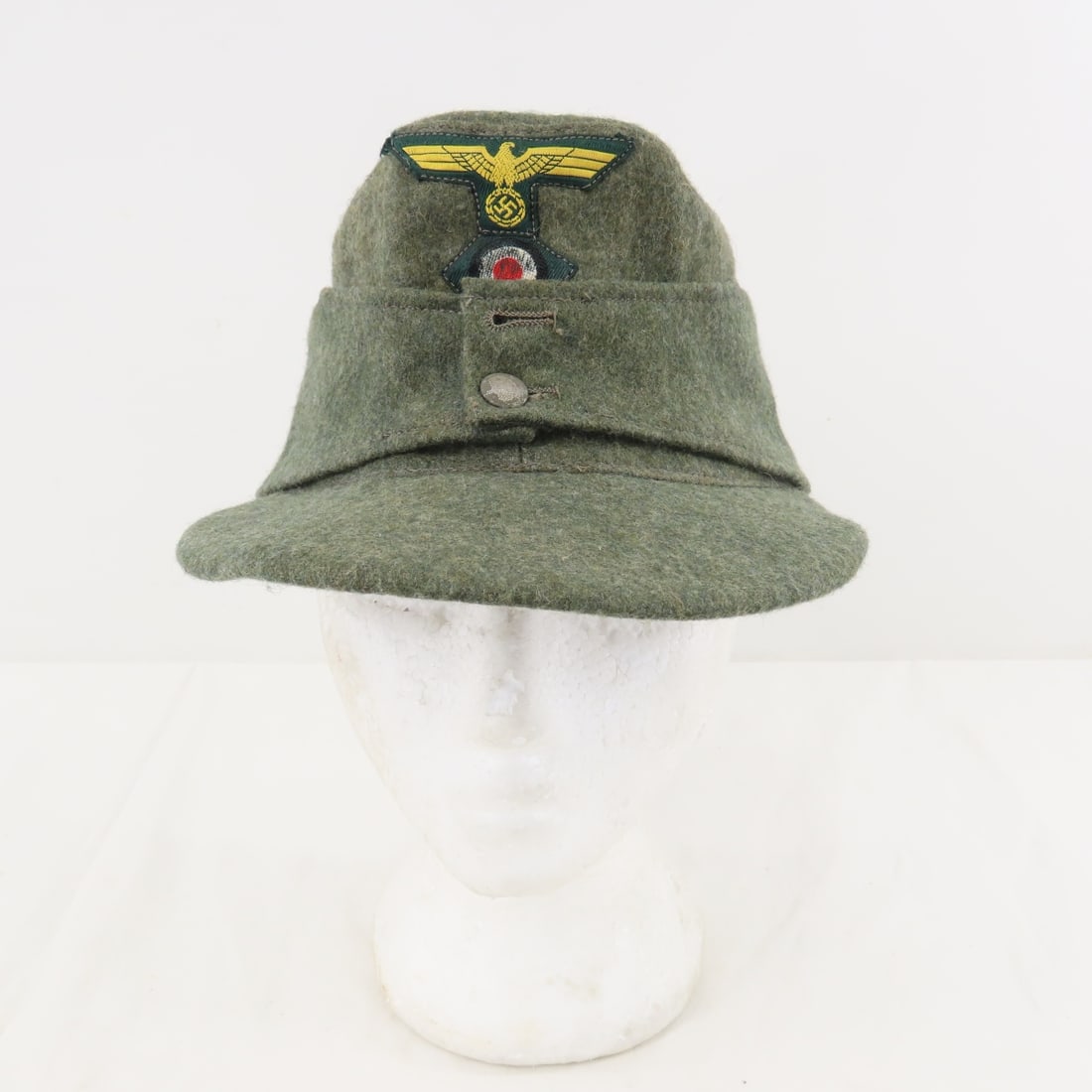 WWII German Coastal Artillery Cap: WWII German Coastal Artillery Cap -missing 1 button. A few very small holes in top- more photos added. Please ask questions & read terms conditions before bidding.