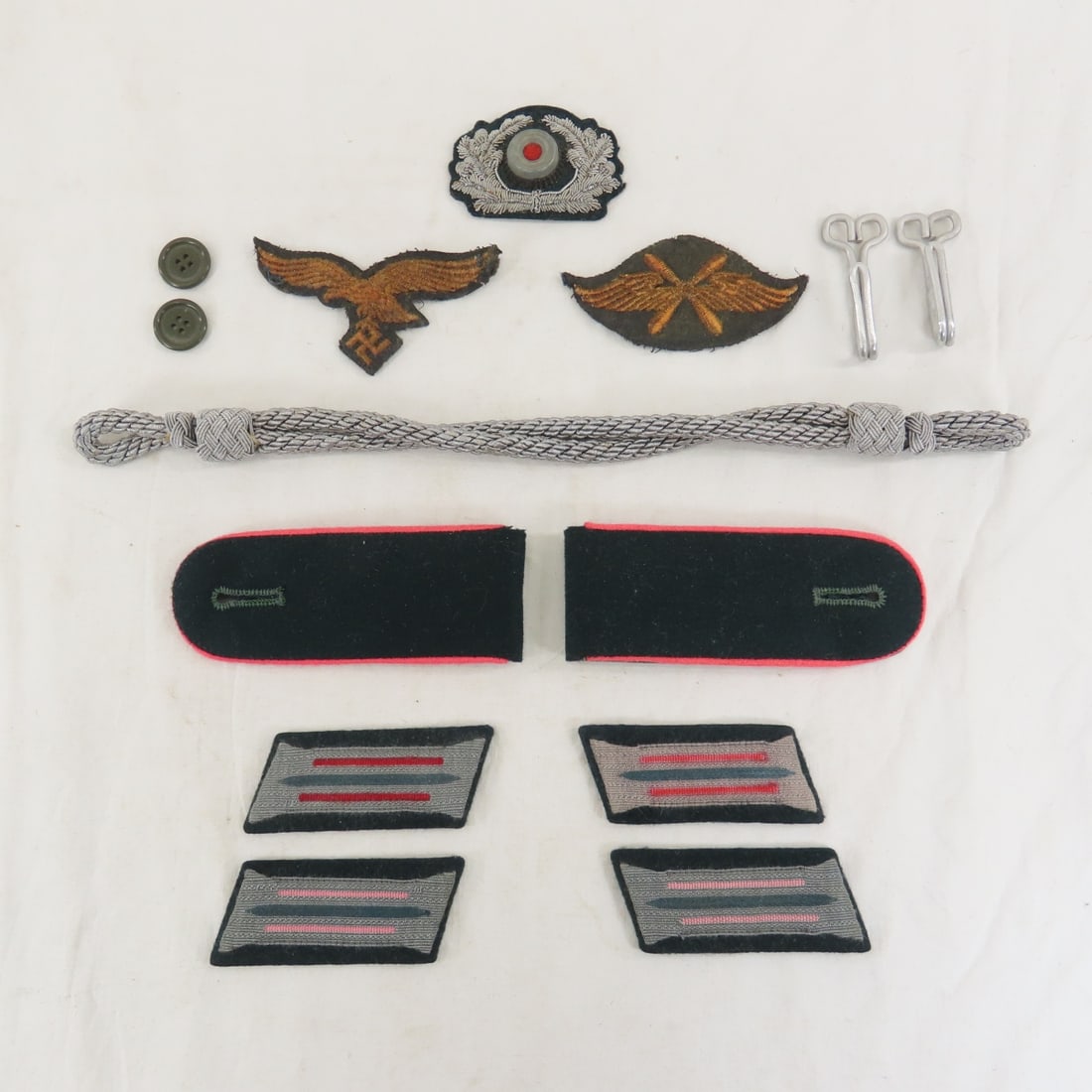 WWII German Shoulder Boards & Insignia (1 of 15)