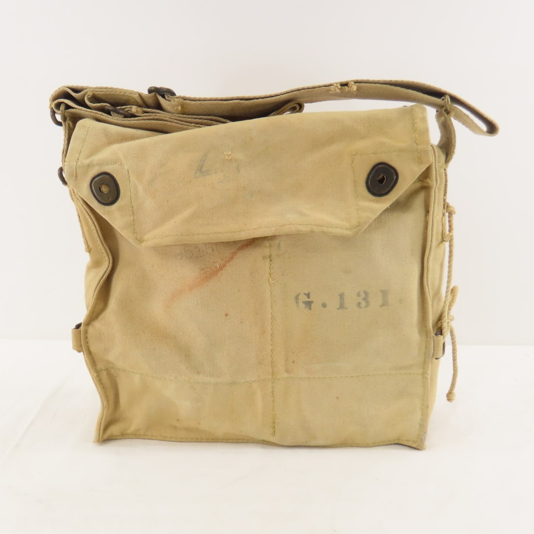 WWI US Doughboy Gas Mask in Bag - Very Fragile- added photos: WWI US Doughboy Gas Mask in Bag - Very Fragile - Mask and Hose are Very Brittle Please ask questions & read terms conditions before bidding.