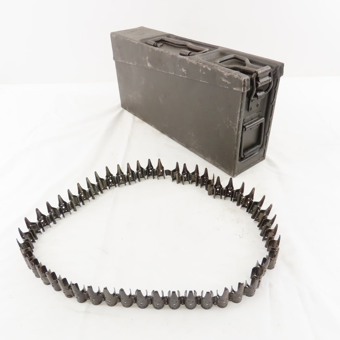 MG36-42 Ammunition can with ammo belts: MG36-42 Ammunition can with ammo belts - Please ask questions & read terms conditions before bidding.
