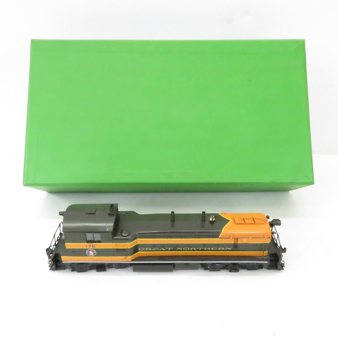 Overland Models HO Great Northern NW-3 Diesel: Overland Models HO Great Northern NW-3 Diesel-(Ajin – Korea)Please ask questions and read terms & conditions before bidding.